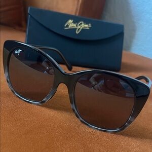 PRICE FIRM- Maui Jim Mele 794-02gt Black Butterfly Sunglasses Gray Polarized-